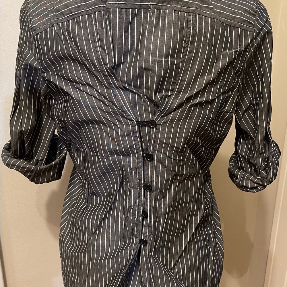 Harve Bernard Button Down, Button Back Chic And C… - image 3